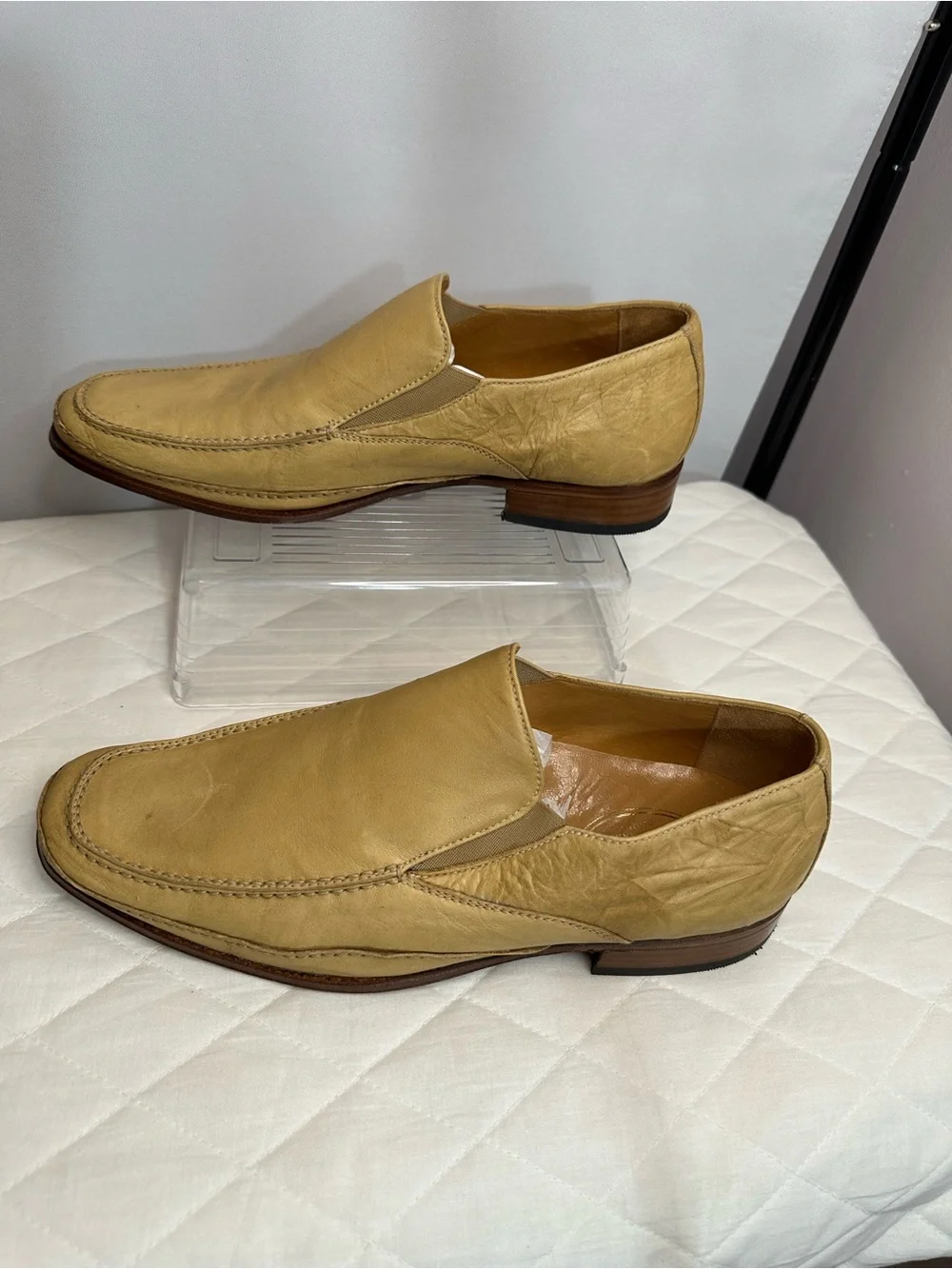J. J Wilbur Men's Size US 9.5 EUR 43 Slip-On Leather Loafers Tan Handmade Seal